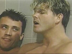 Gays fucking in the shower